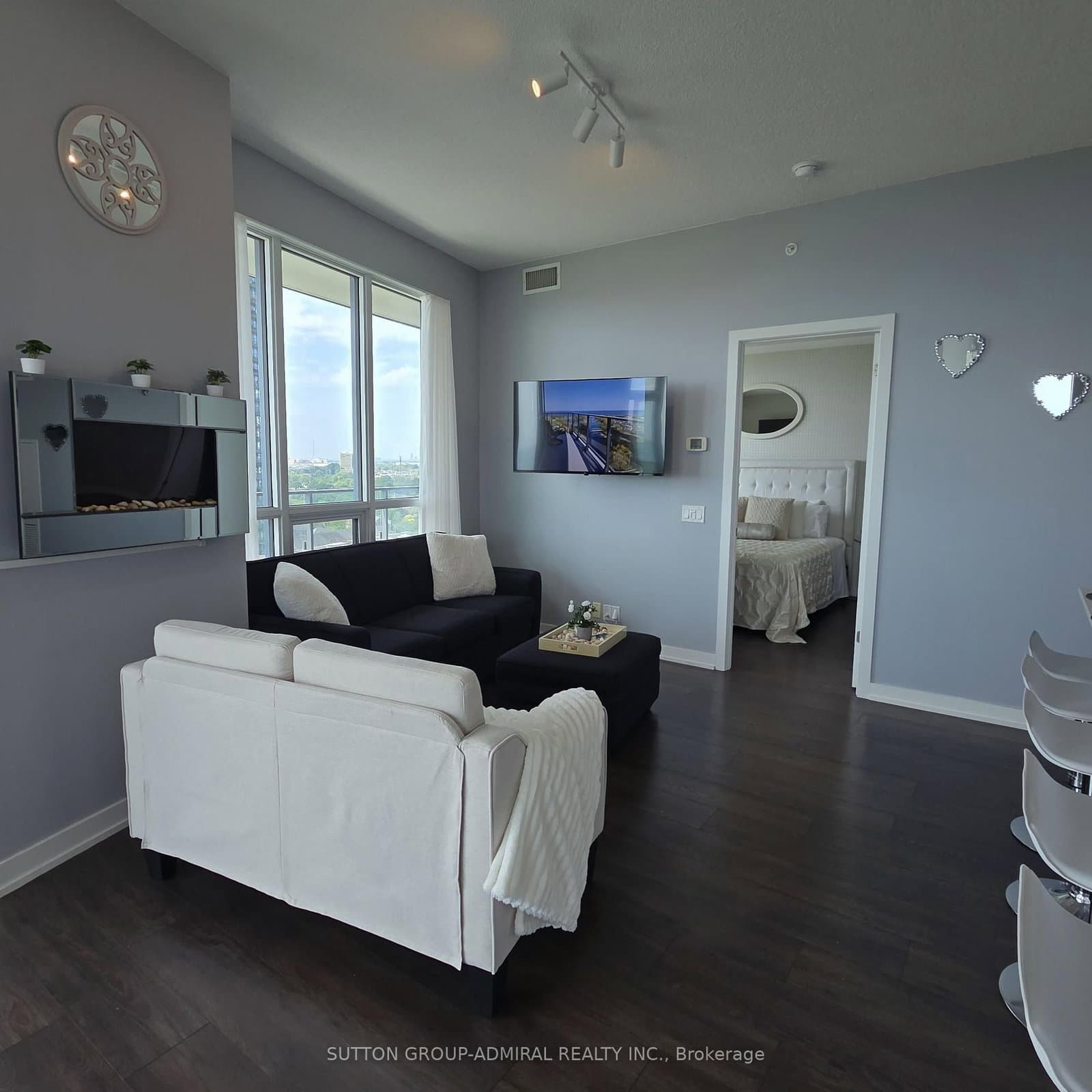 2212 Lake Shore Boulevard W, Unit 1803 thumbnail 11