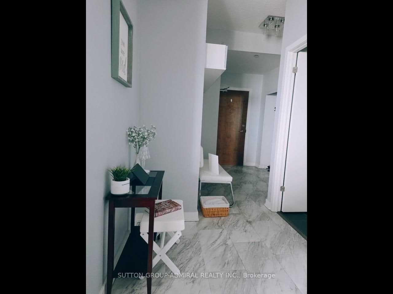 2212 Lake Shore Boulevard W, Unit 1803 thumbnail 3