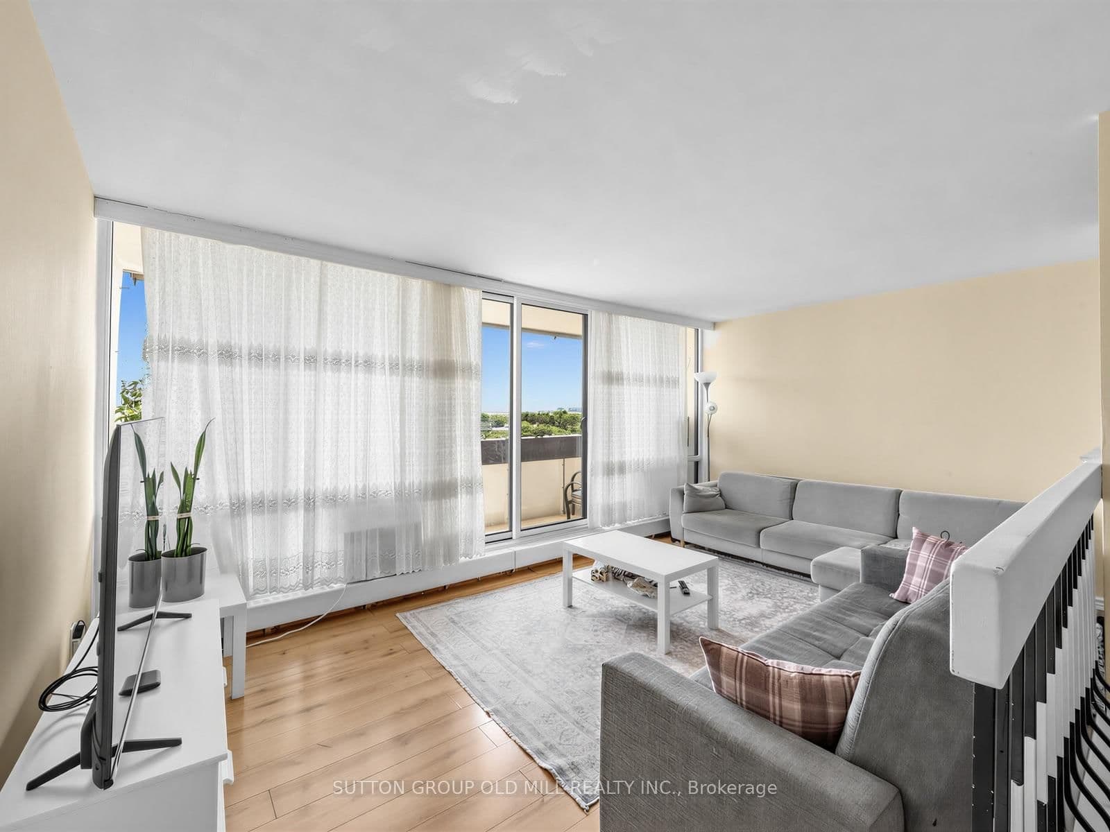 455 Sentinel Road, Unit 1001 thumbnail 3