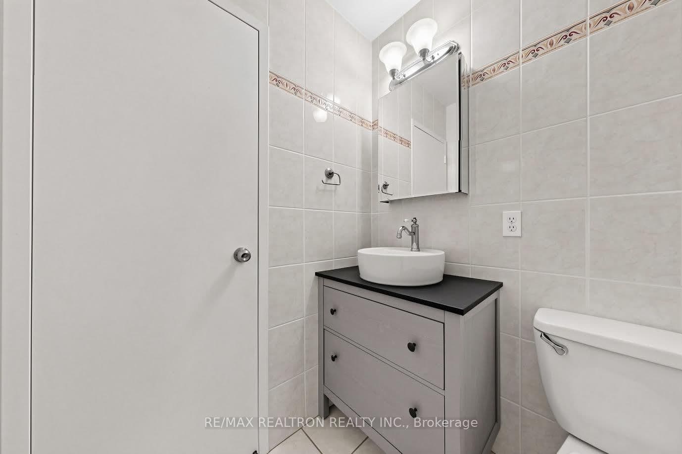 3145 Queen Frederica Drive, Unit 706 thumbnail 11