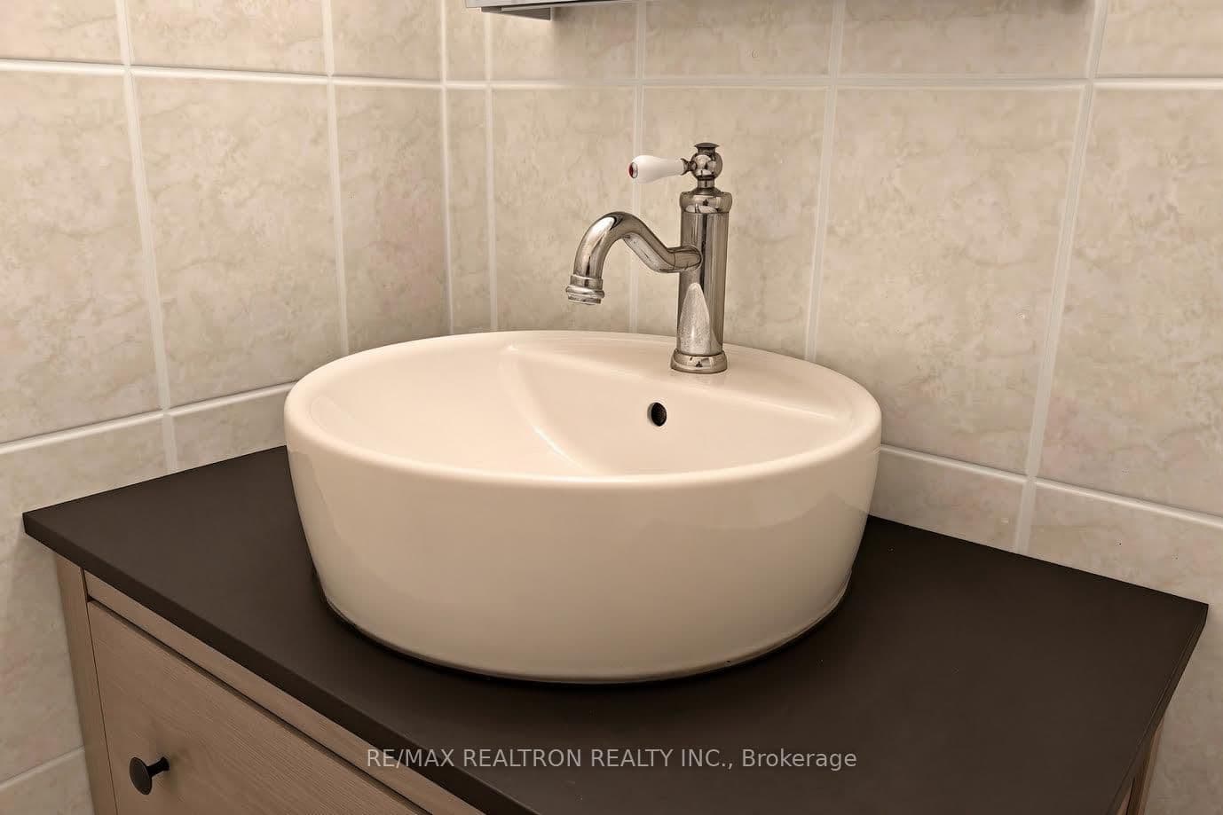 3145 Queen Frederica Drive, Unit 706 thumbnail 12