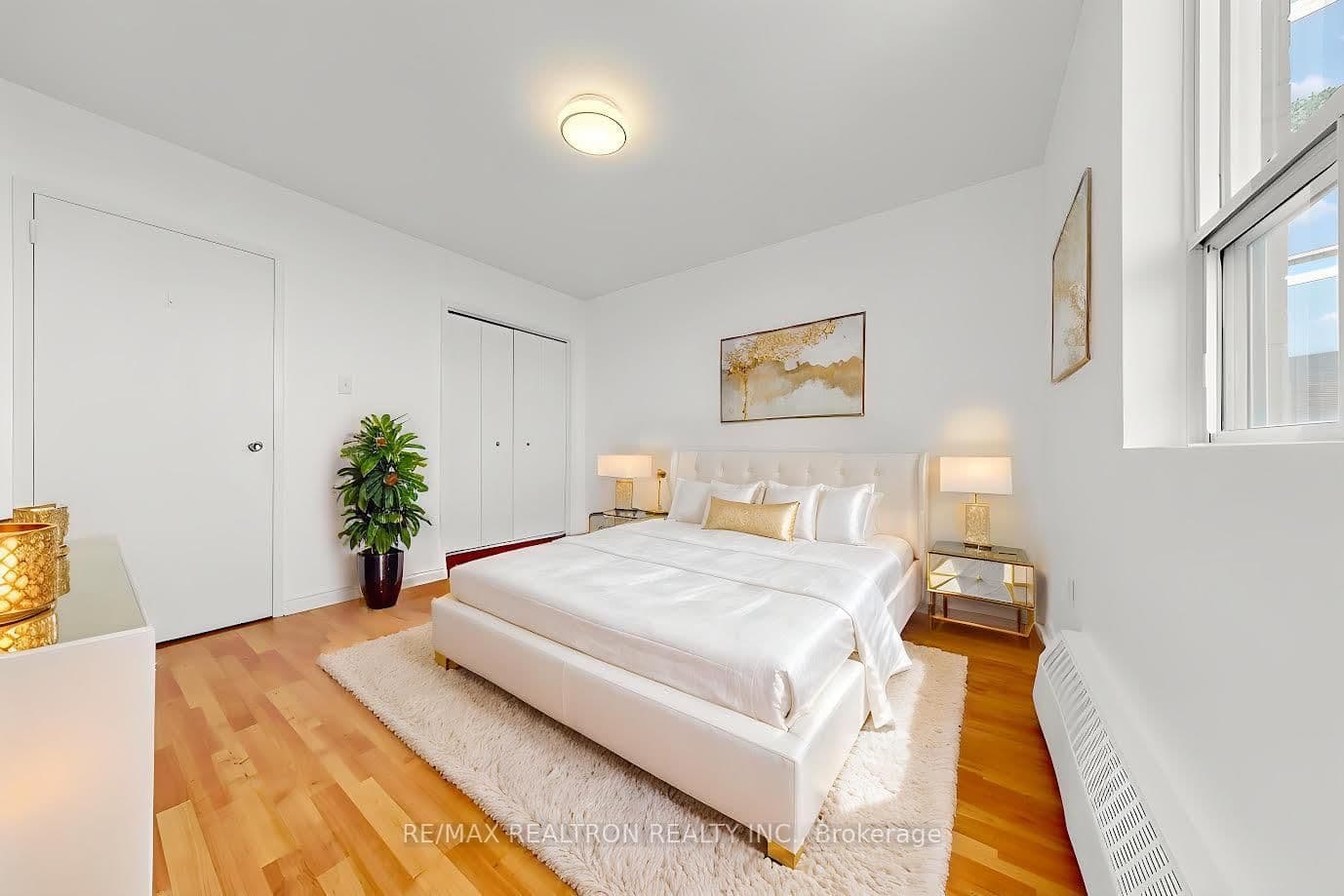 3145 Queen Frederica Drive, Unit 706 thumbnail 2