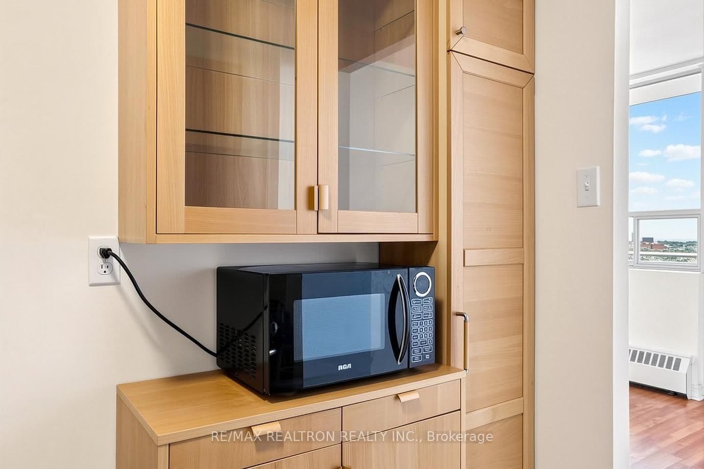 3145 Queen Frederica Drive, Unit 706 thumbnail 7