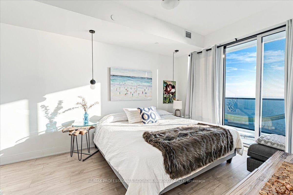 70 Annie Craig Drive, Unit 4105 thumbnail 14