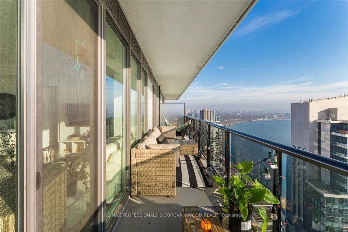 70 Annie Craig Drive, Unit 4105 thumbnail 19