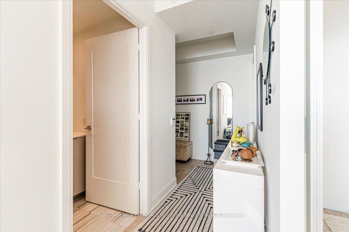 70 Annie Craig Drive, Unit 4105 thumbnail 3