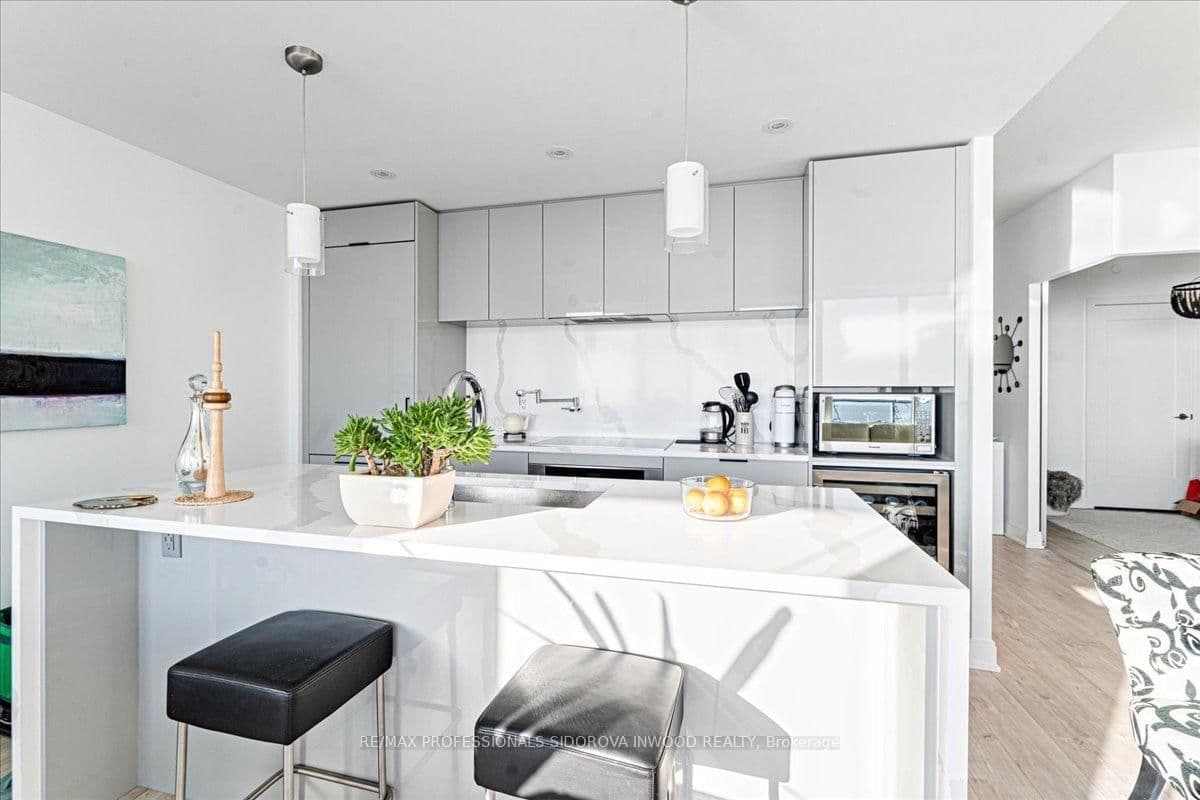 70 Annie Craig Drive, Unit 4105 thumbnail 4