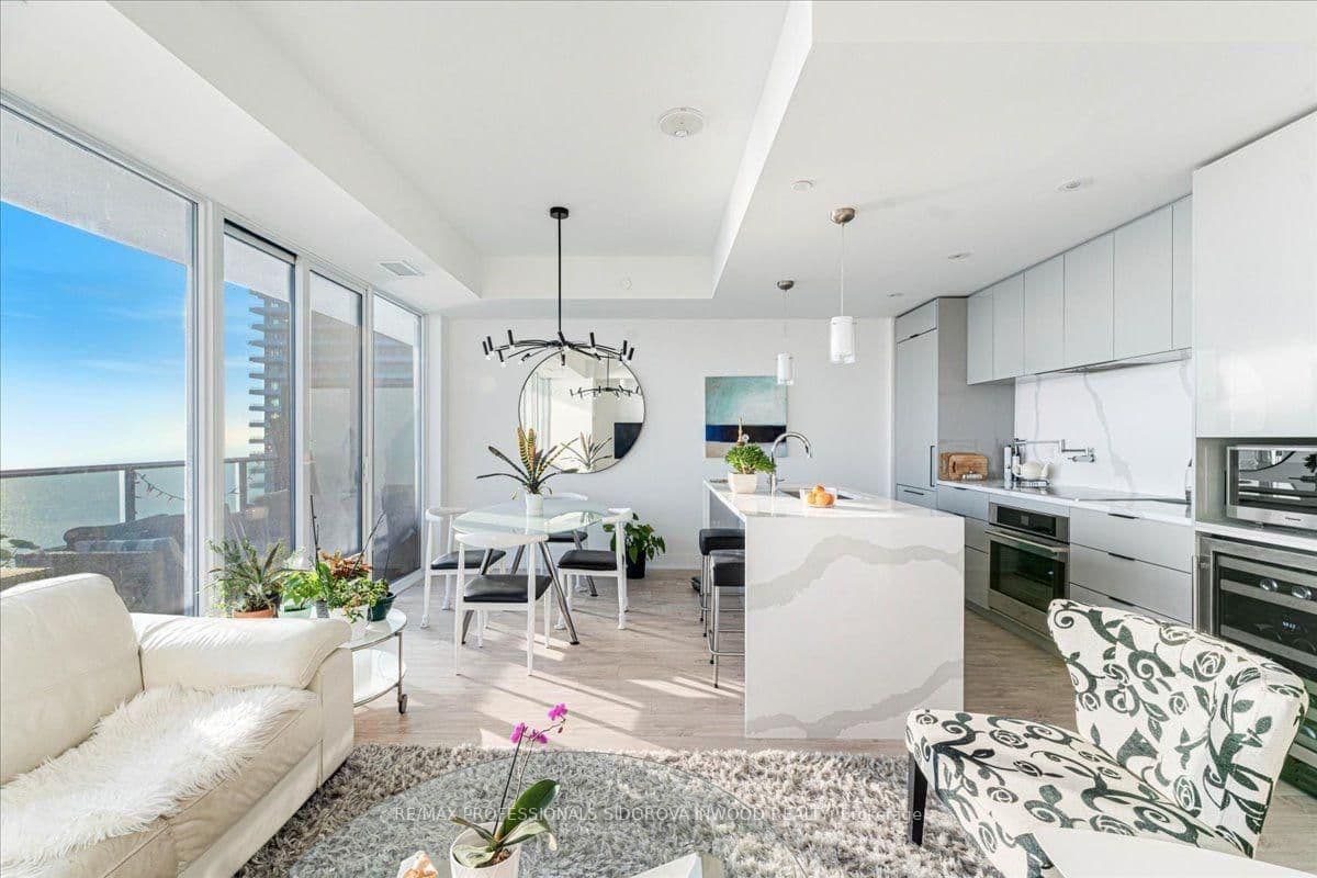 70 Annie Craig Drive, Unit 4105 thumbnail 6