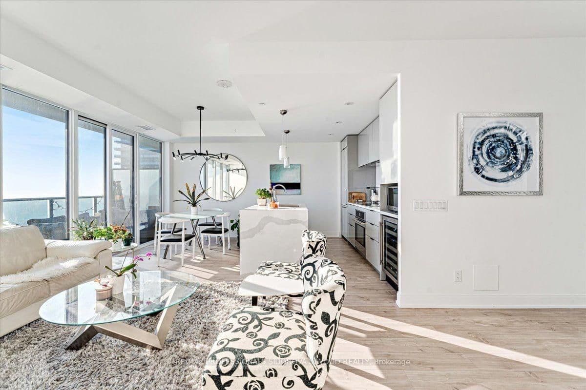 70 Annie Craig Drive, Unit 4105 thumbnail 8