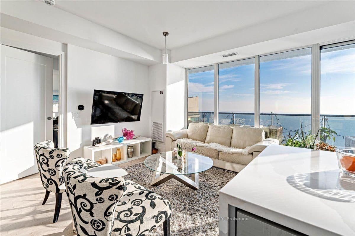 70 Annie Craig Drive, Unit 4105 thumbnail 9