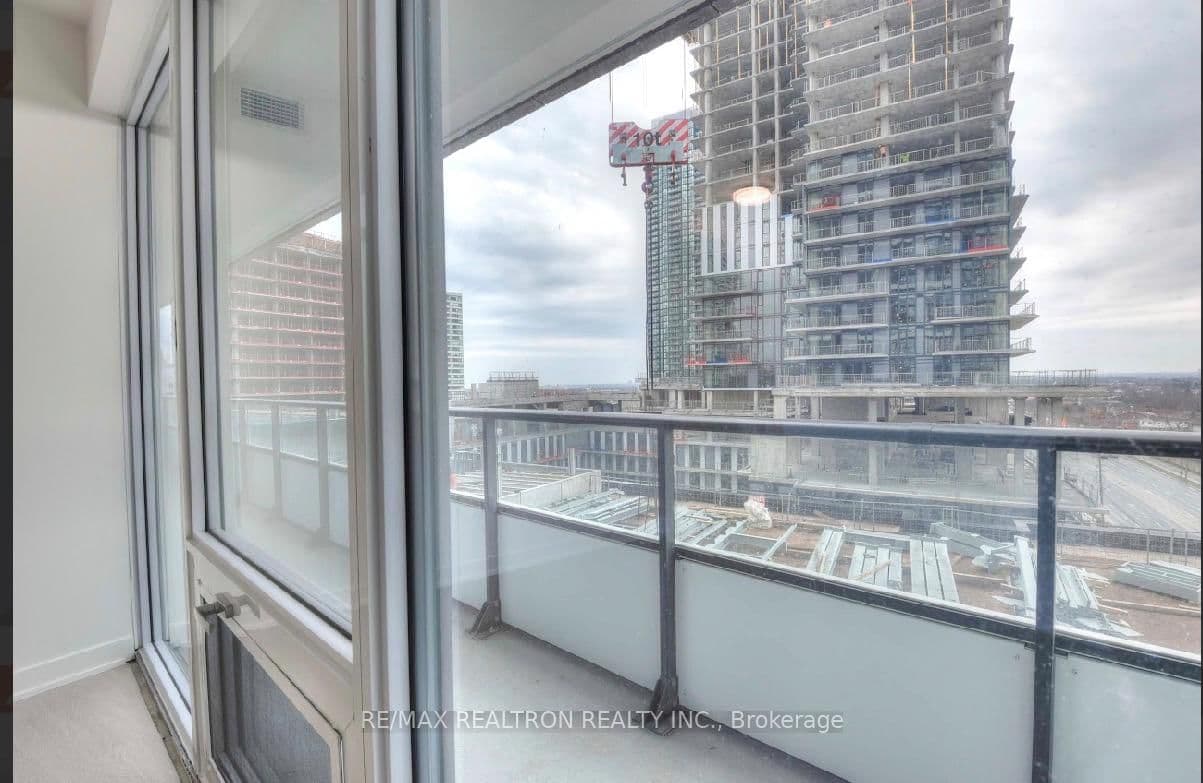 448 Burnhamthorpe Road W, Unit 811 thumbnail 14
