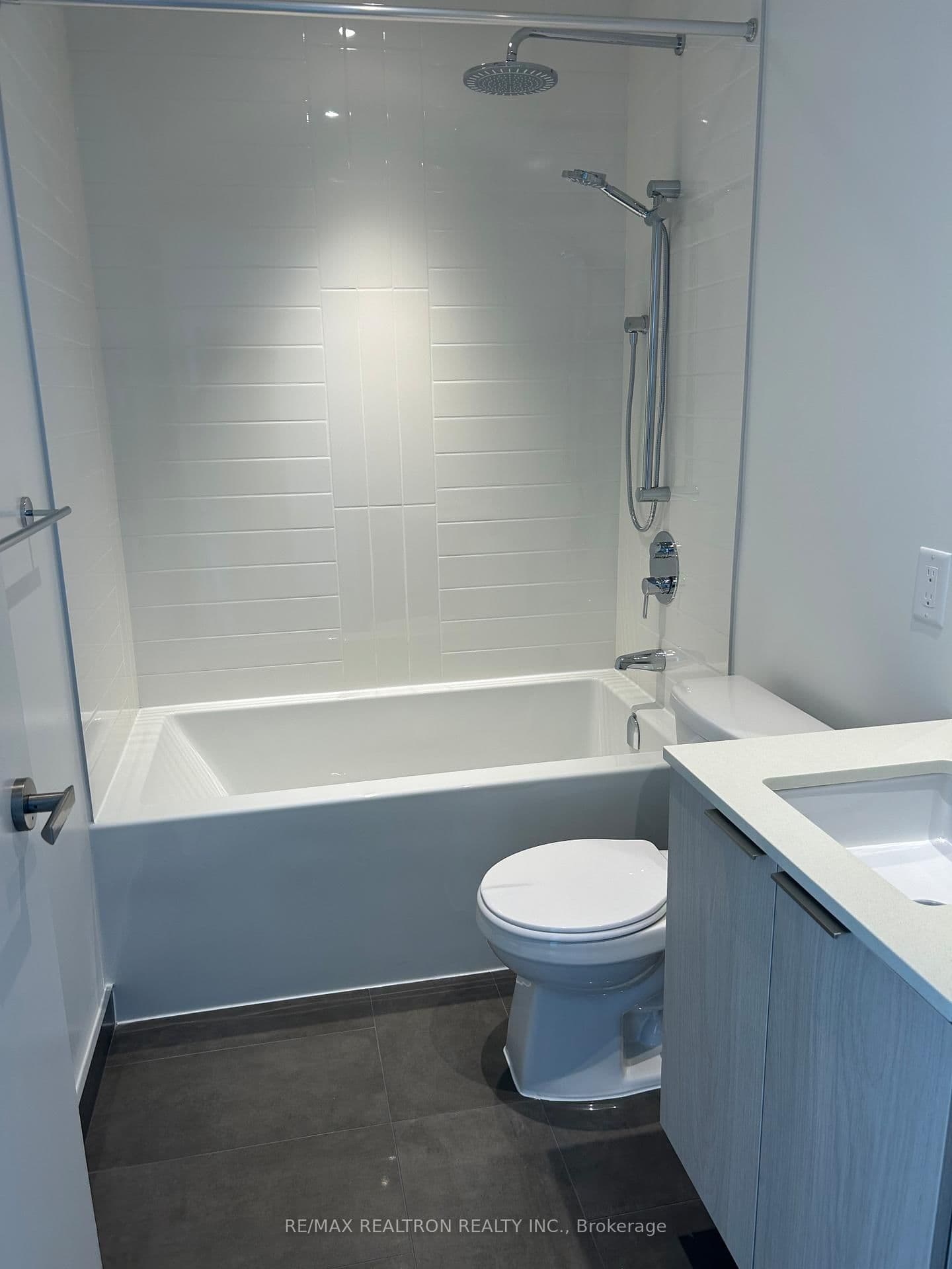 448 Burnhamthorpe Road W, Unit 811 thumbnail 17