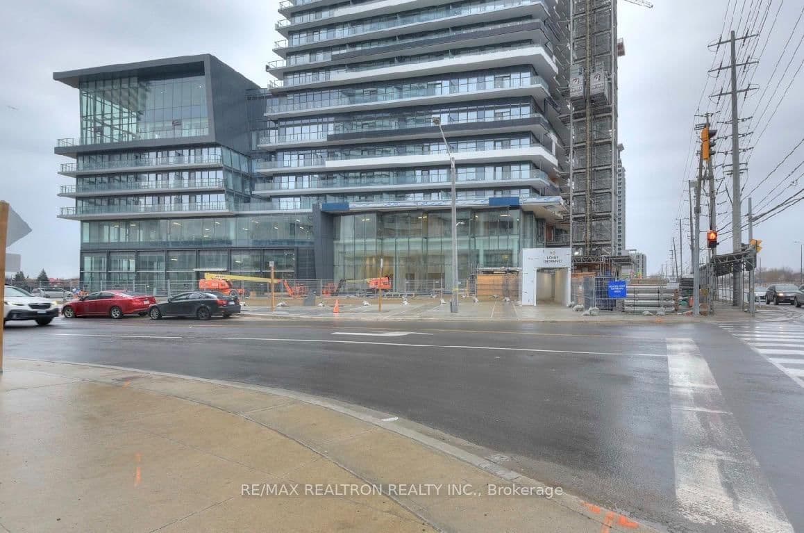 448 Burnhamthorpe Road W, Unit 811 thumbnail 2