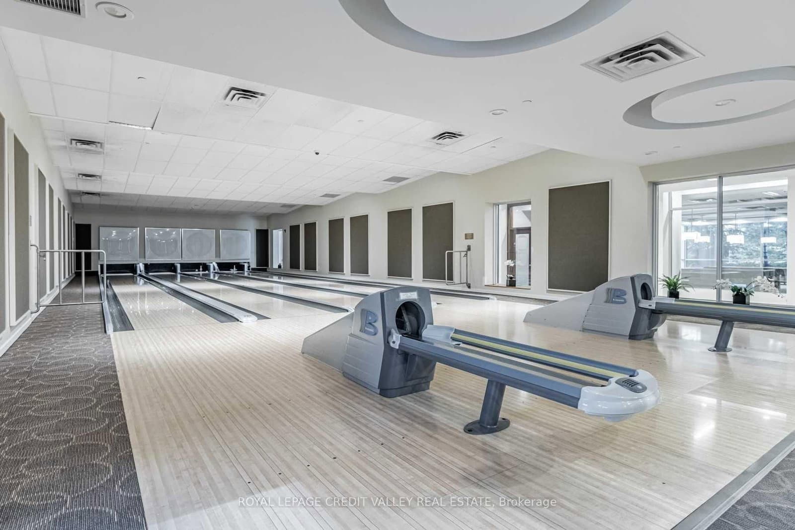 3880 Duke Of York Boulevard, Unit 1204 thumbnail 13