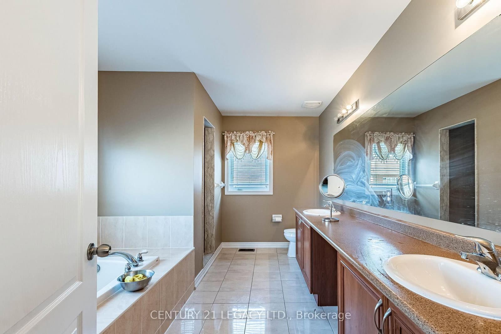 11 DRUMMONDVILLE Drive thumbnail 16
