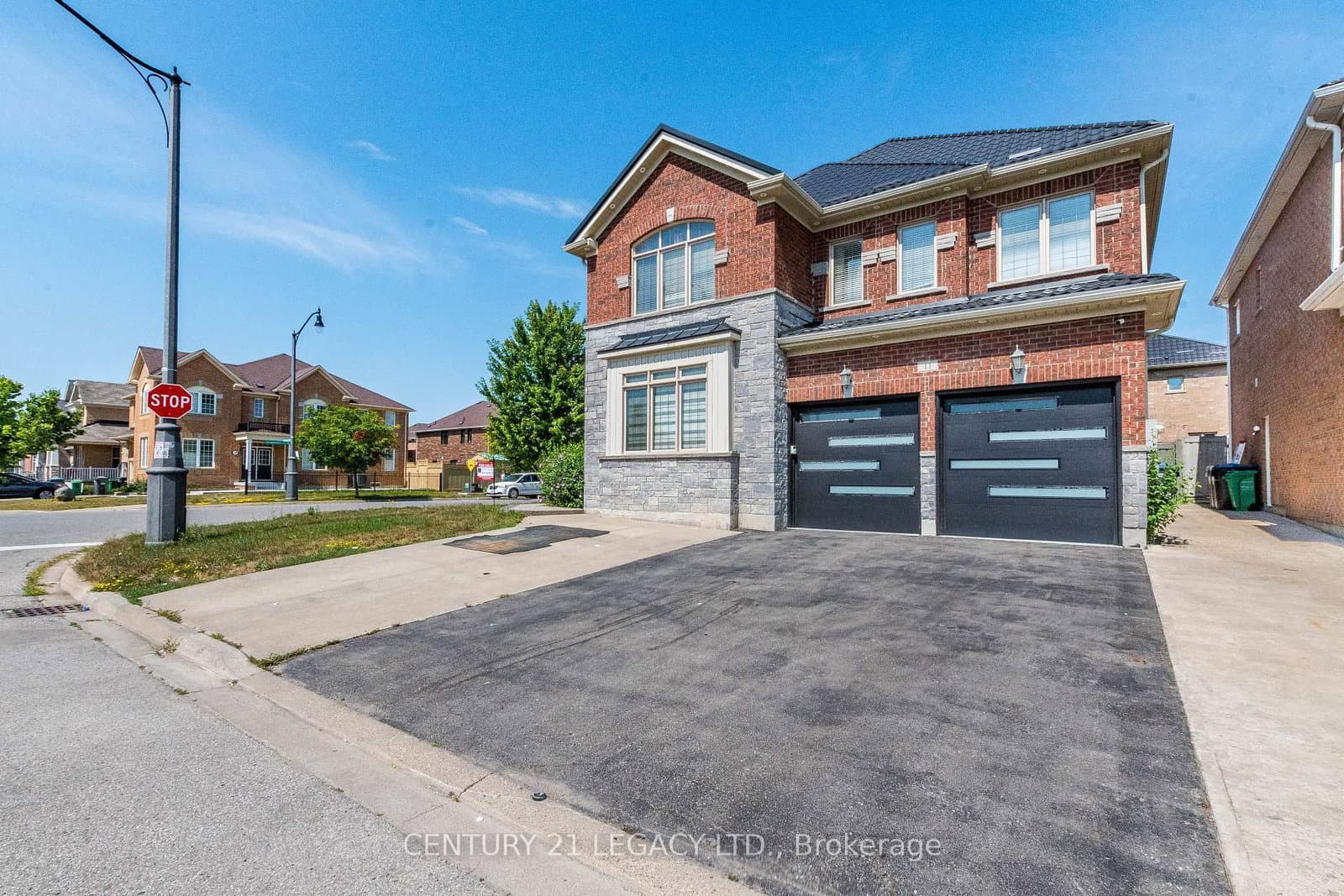 11 DRUMMONDVILLE Drive thumbnail 4