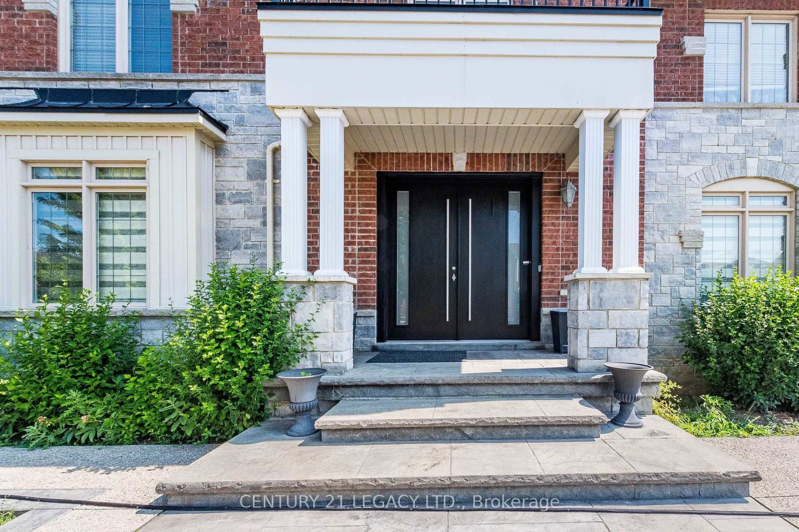 11 DRUMMONDVILLE Drive thumbnail 5