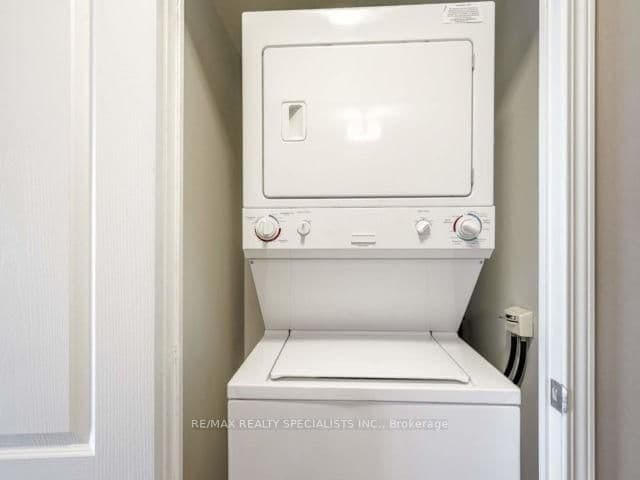 1 Elm Drive, Unit 1801 thumbnail 10