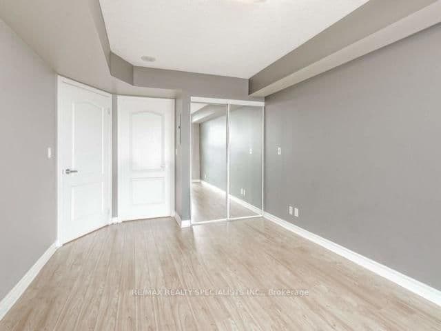 1 Elm Drive, Unit 1801 thumbnail 12