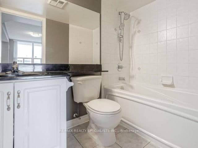 1 Elm Drive, Unit 1801 thumbnail 13
