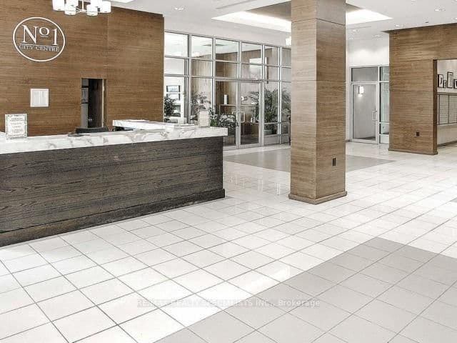1 Elm Drive, Unit 1801 thumbnail 2
