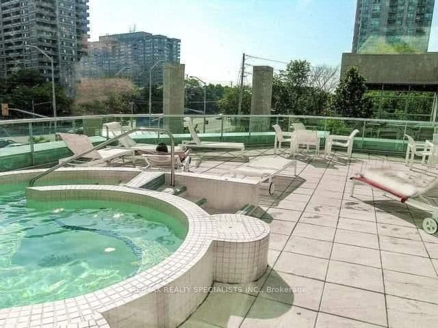 1 Elm Drive, Unit 1801 thumbnail 20
