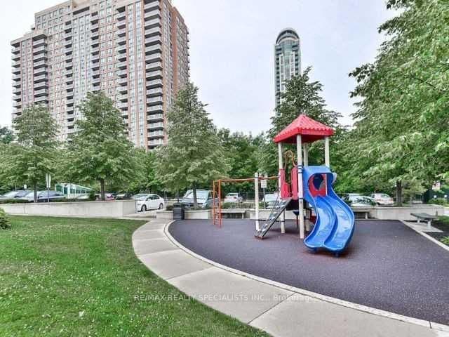 1 Elm Drive, Unit 1801 thumbnail 21