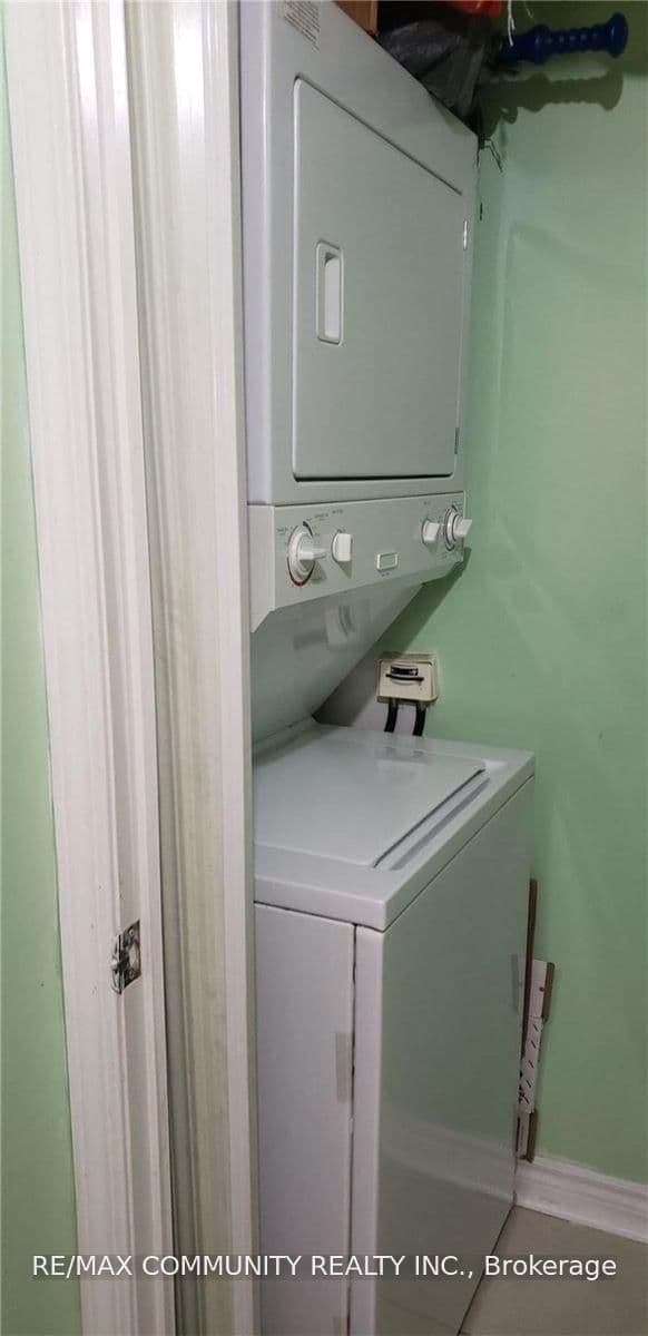 1 Elm Drive W, Unit 304 thumbnail 10