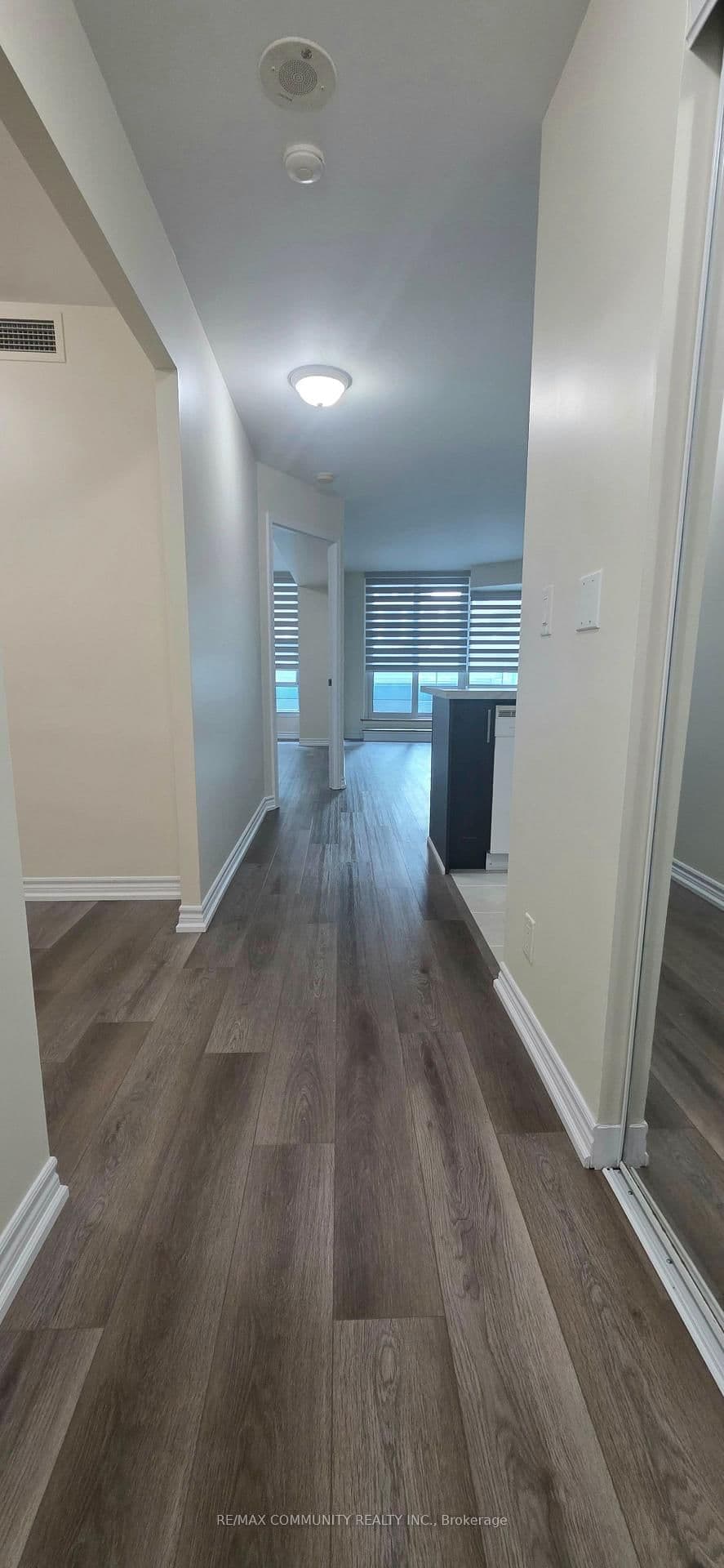 1 Elm Drive W, Unit 304 thumbnail 16