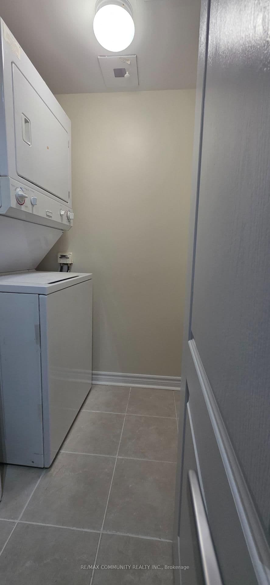 1 Elm Drive W, Unit 304 thumbnail 19