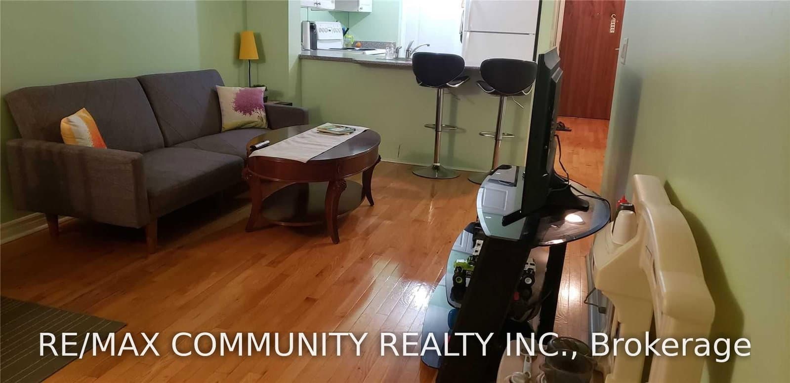 1 Elm Drive W, Unit 304 thumbnail 4