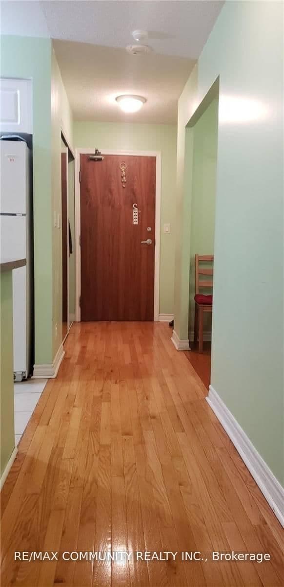 1 Elm Drive W, Unit 304 thumbnail 8