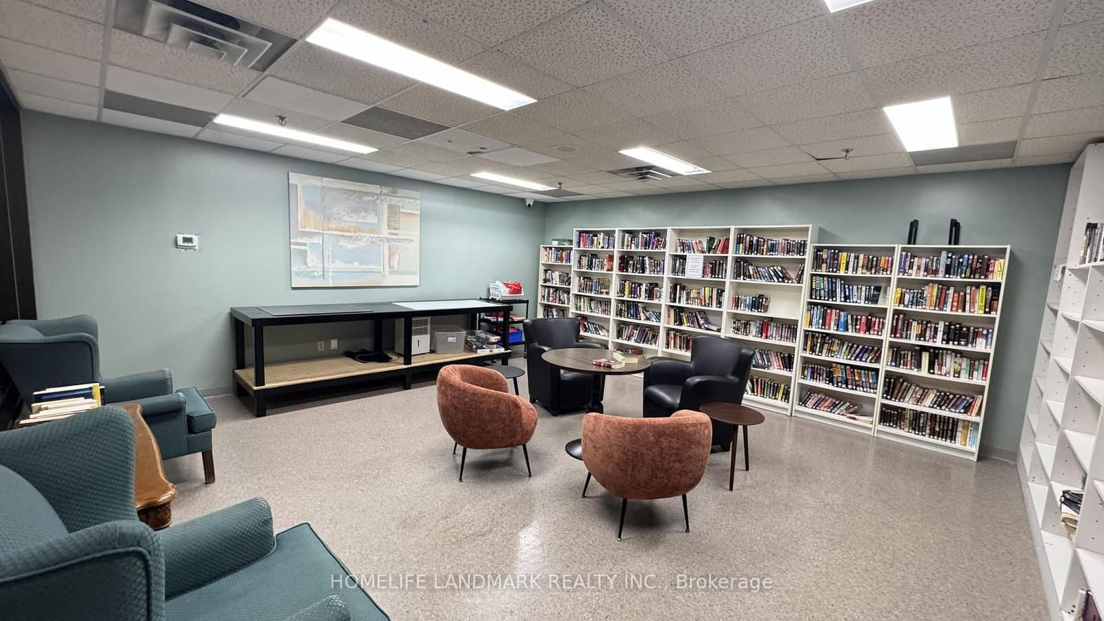 100 County Court Boulevard, Unit 707 thumbnail 38