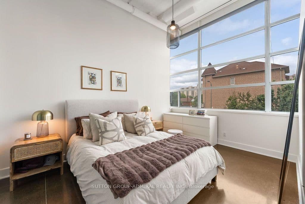 1001 Roselawn Avenue, Unit 124 thumbnail 10