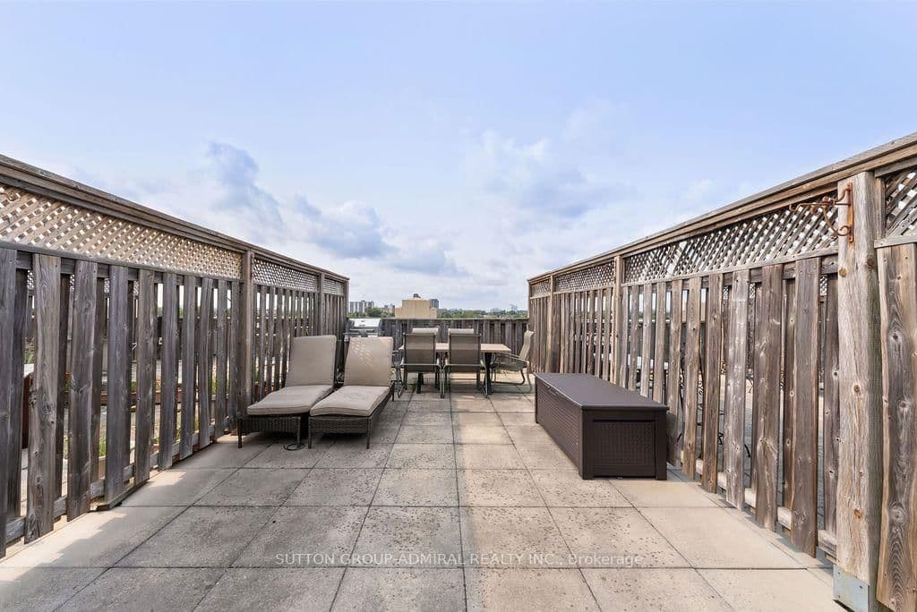 1001 Roselawn Avenue, Unit 124 thumbnail 14