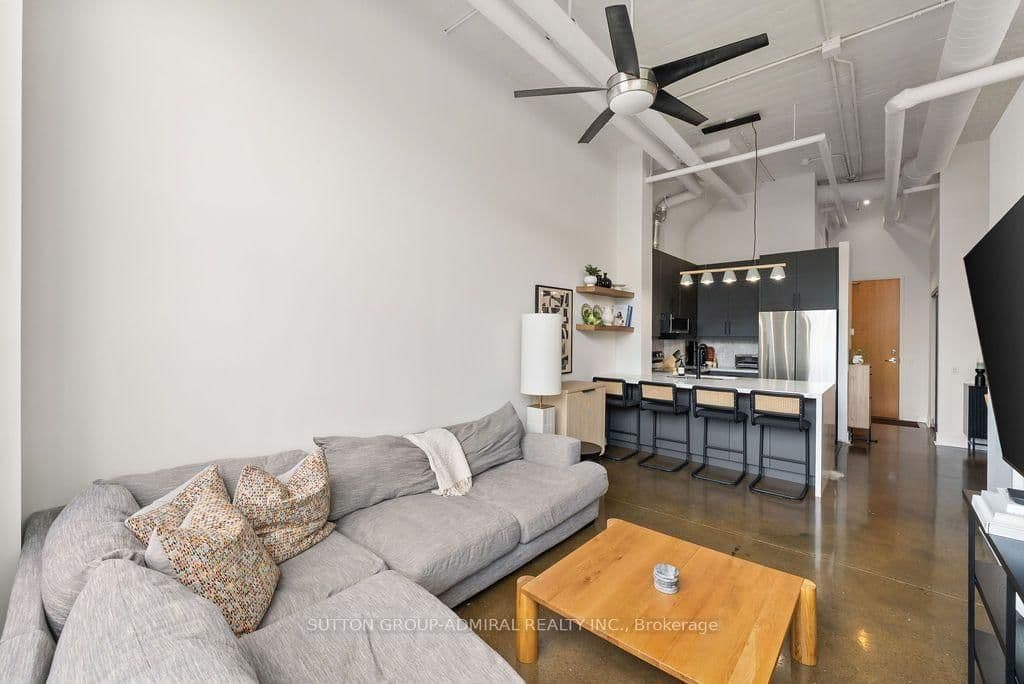 1001 Roselawn Avenue, Unit 124 thumbnail 2