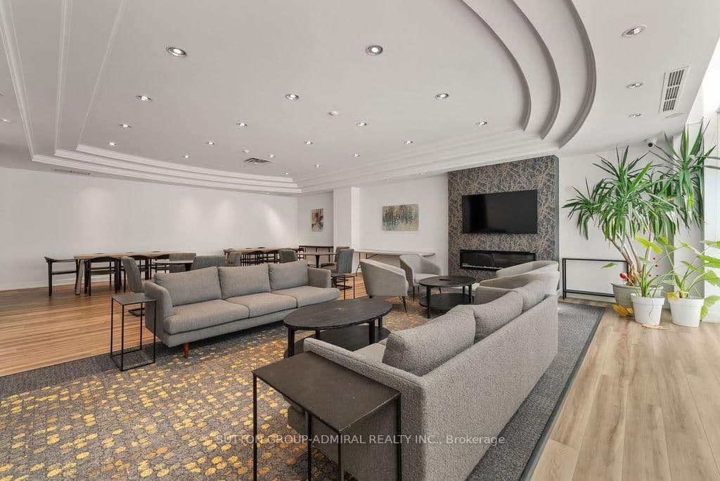 1001 Roselawn Avenue, Unit 124 thumbnail 28