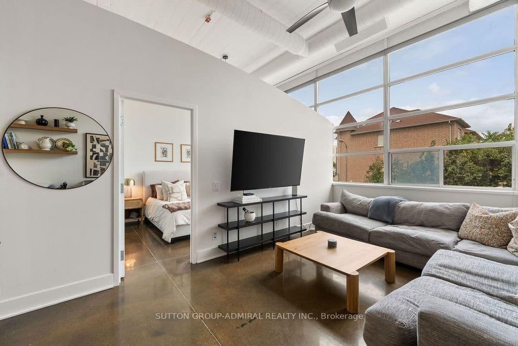 1001 Roselawn Avenue, Unit 124 thumbnail 6