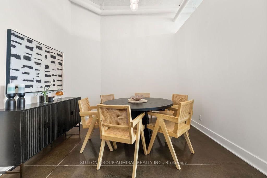 1001 Roselawn Avenue, Unit 124 thumbnail 8