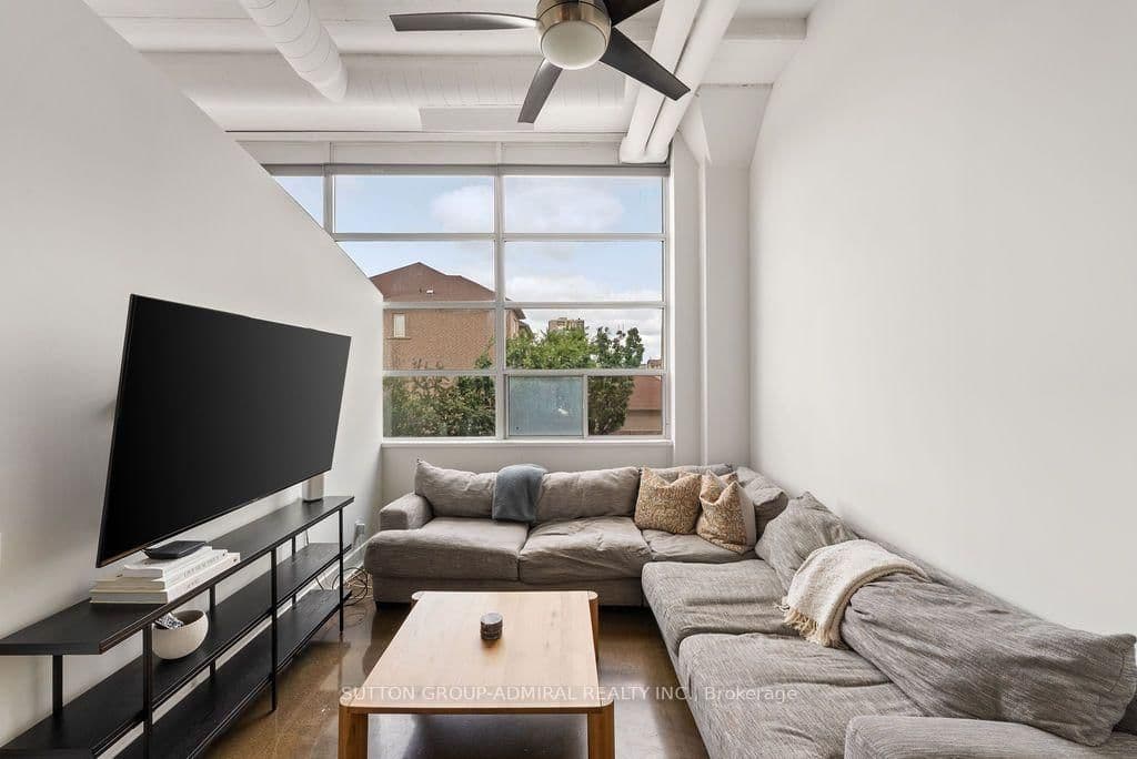 1001 Roselawn Avenue, Unit 124 thumbnail 9