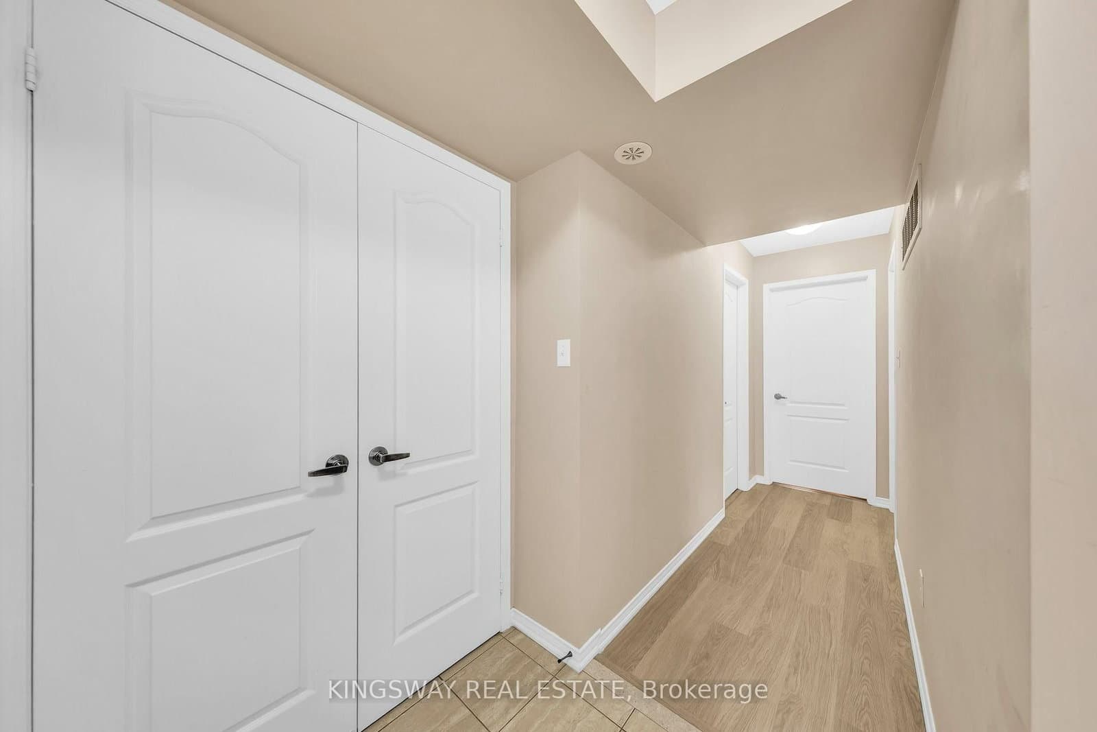 2557 Sixth Line W, Unit 6 thumbnail 17