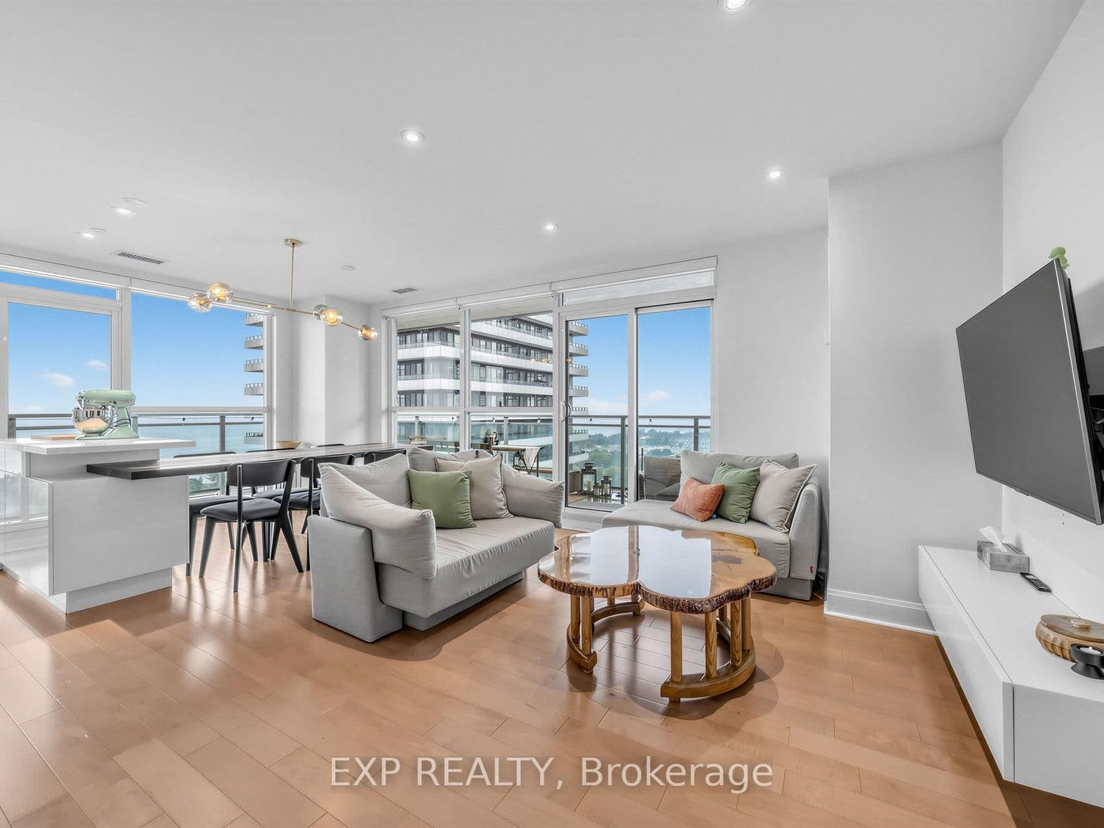 33 Shore Breeze Drive, Unit 1910 thumbnail 10