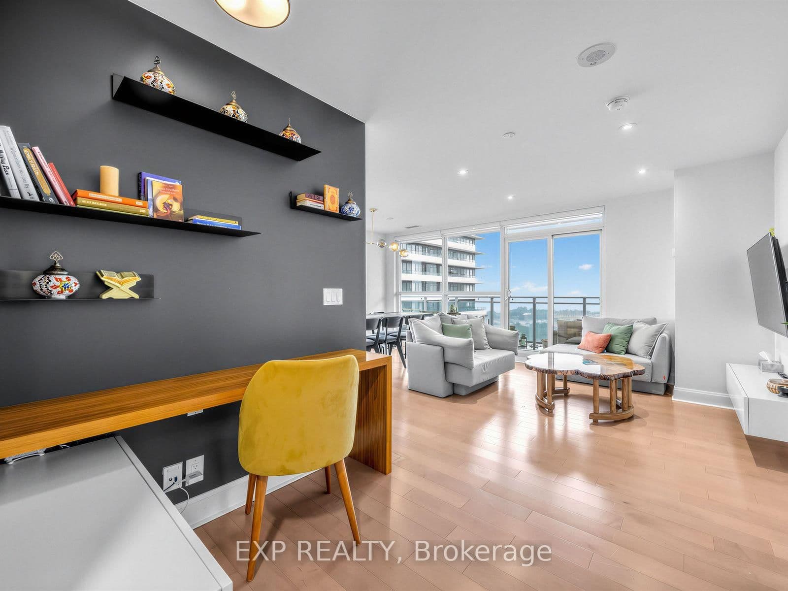 33 Shore Breeze Drive, Unit 1910 thumbnail 13