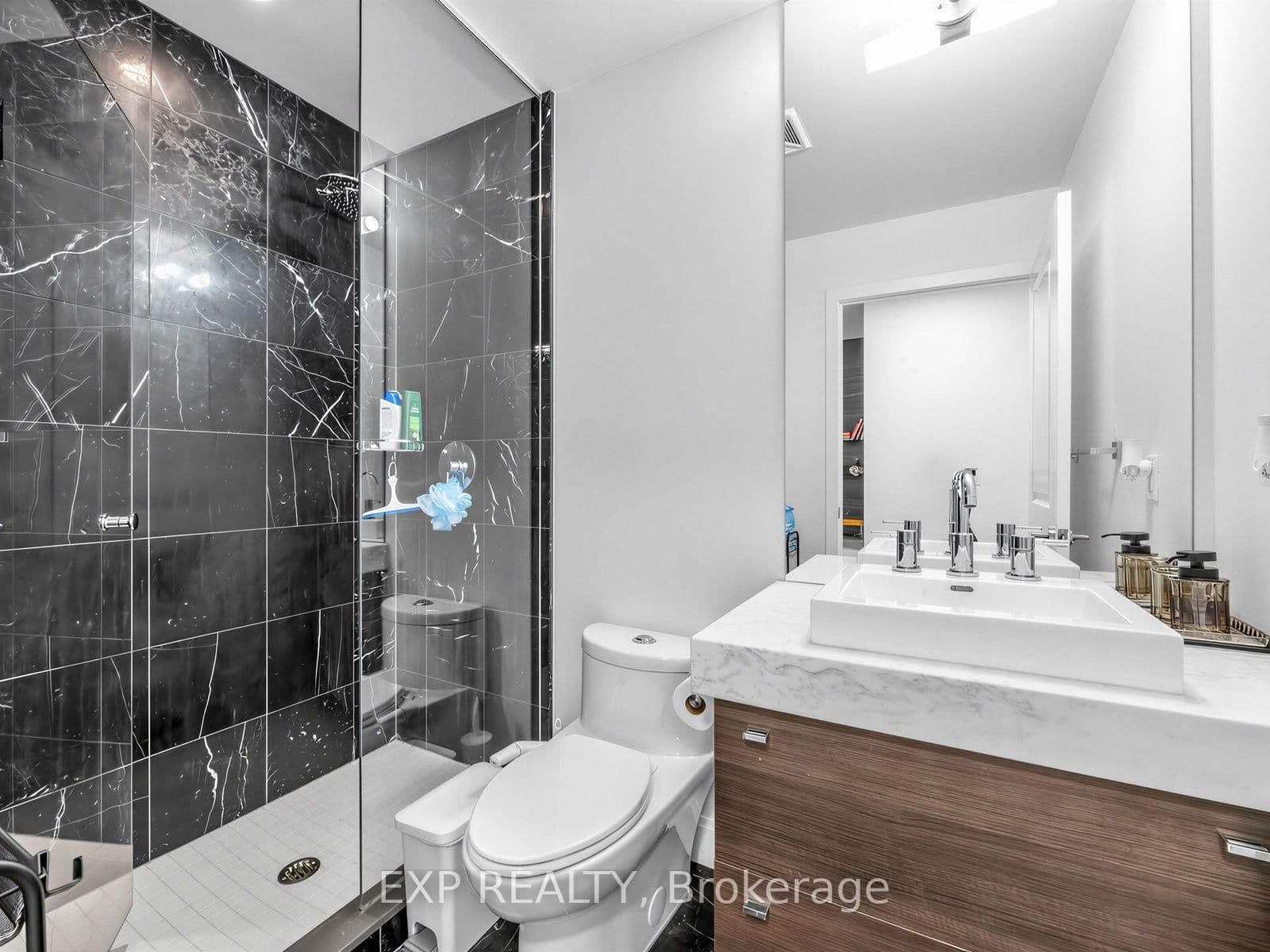 33 Shore Breeze Drive, Unit 1910 thumbnail 19
