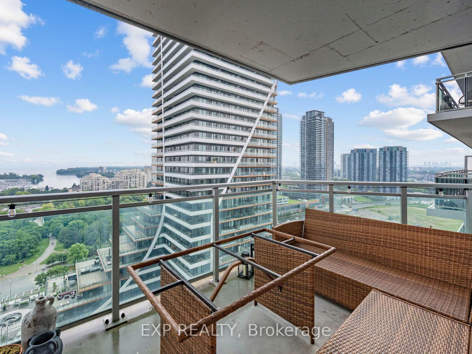 33 Shore Breeze Drive, Unit 1910 thumbnail 23