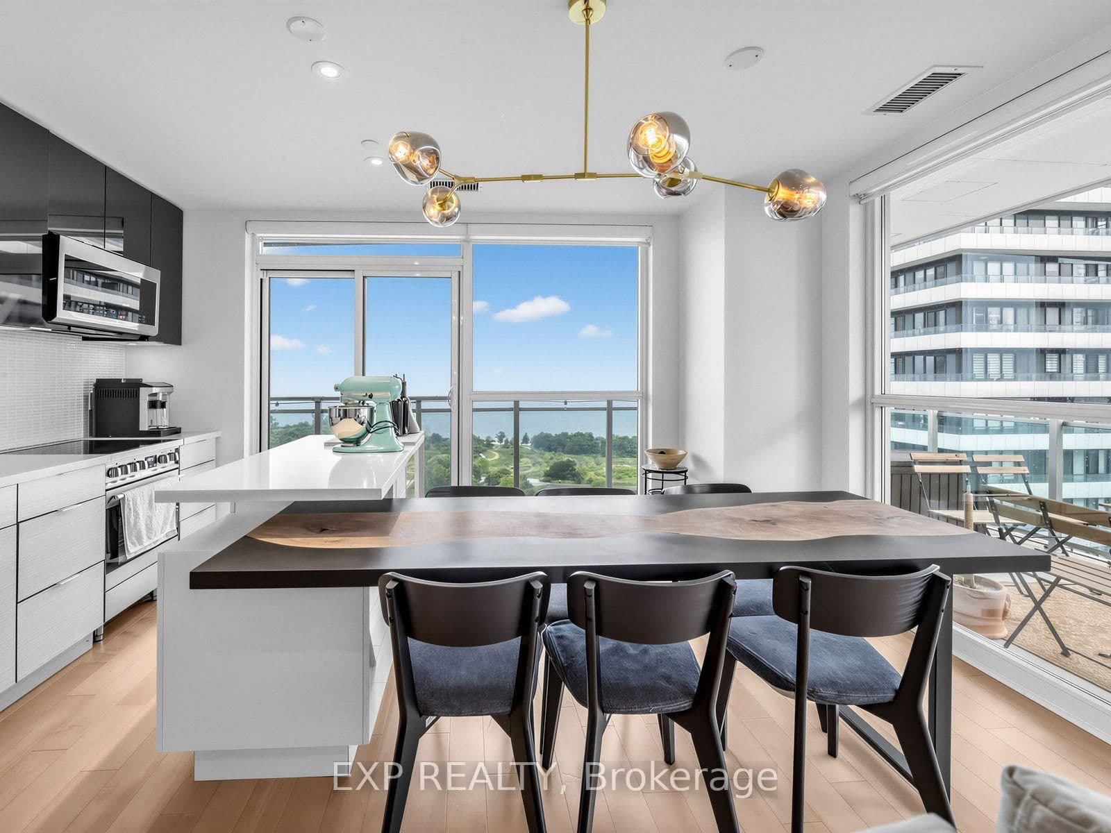 33 Shore Breeze Drive, Unit 1910 thumbnail 9