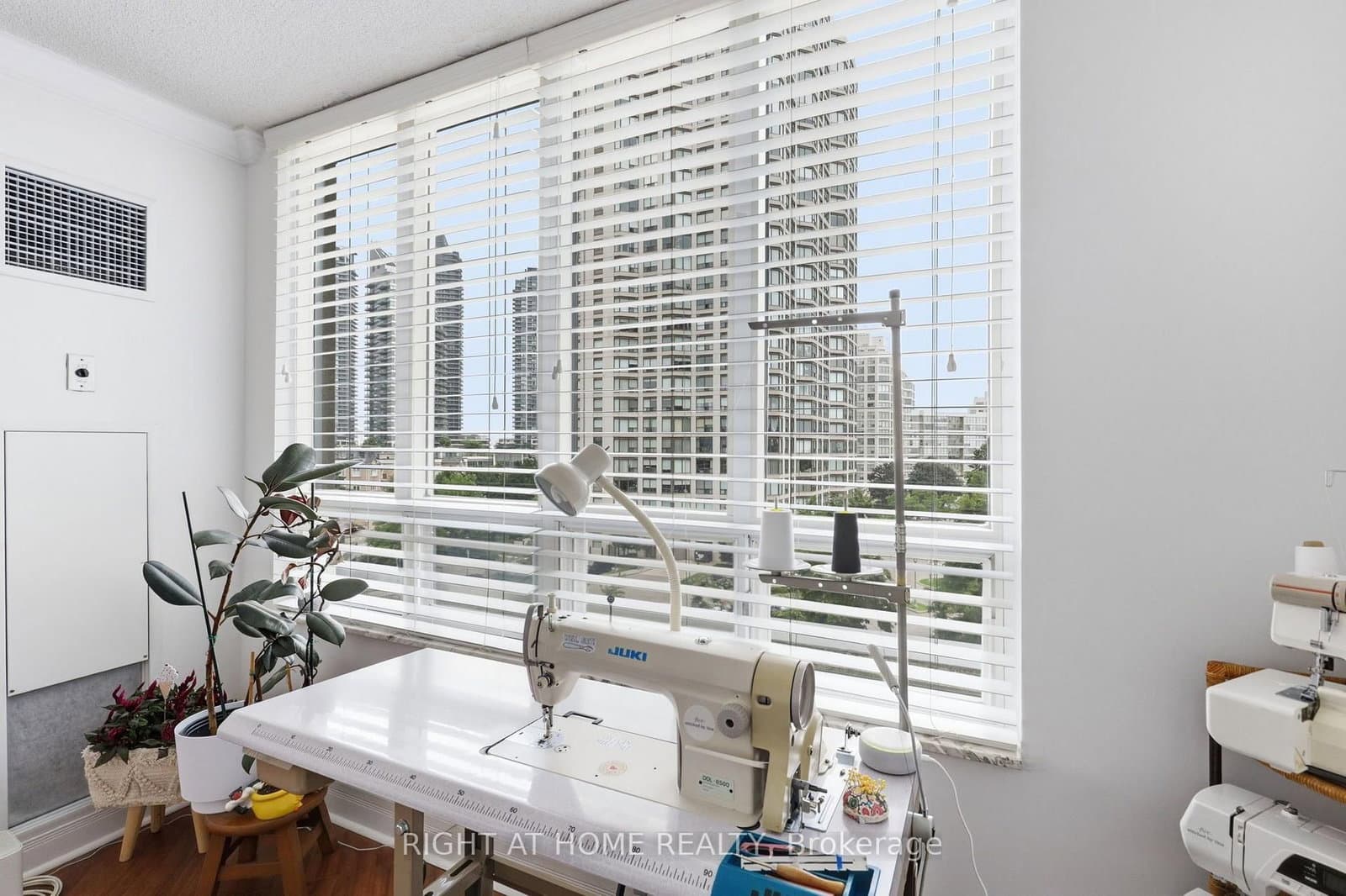 2285 Lake Shore Boulevard W, Unit 312 thumbnail 16