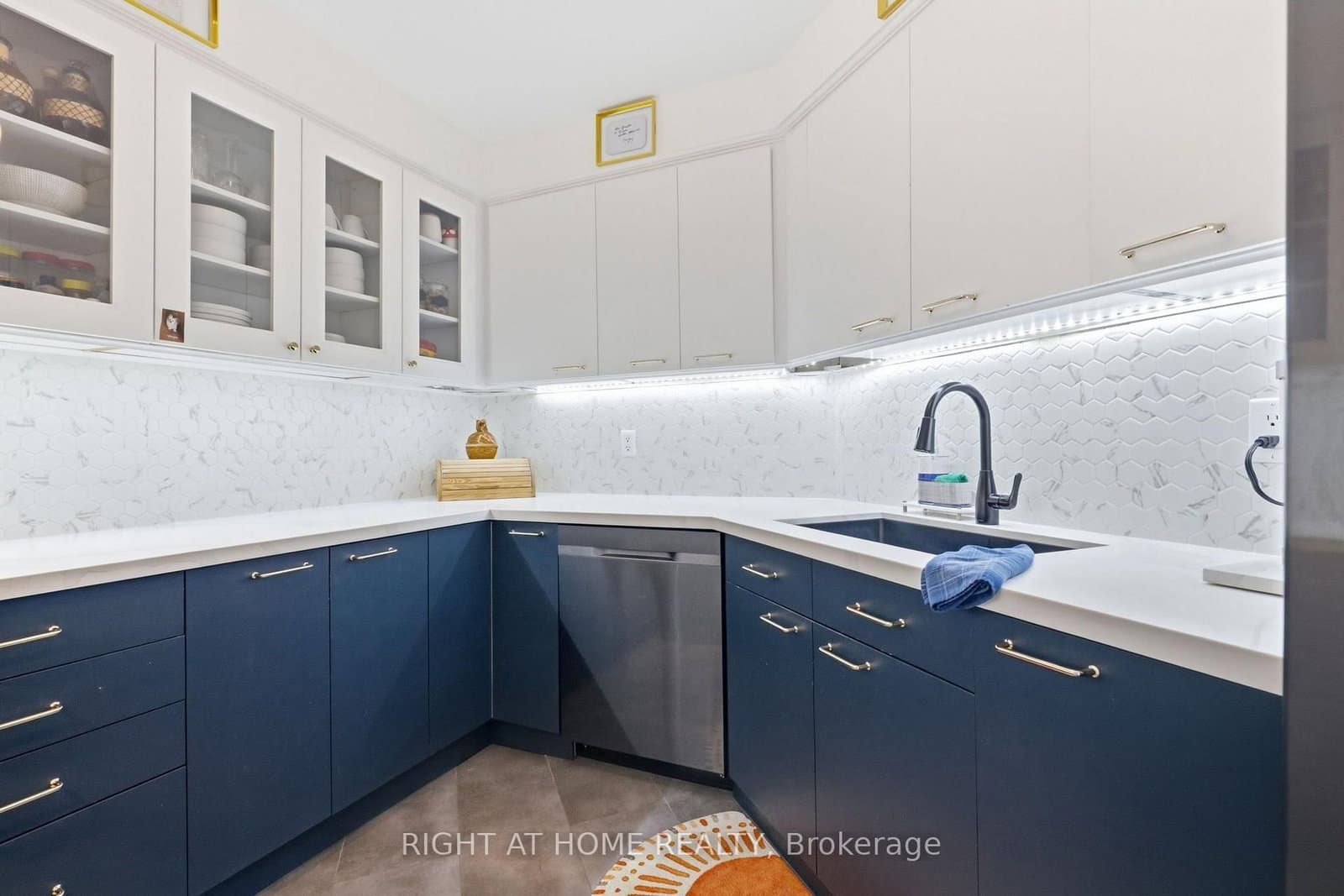 2285 Lake Shore Boulevard W, Unit 312 thumbnail 8