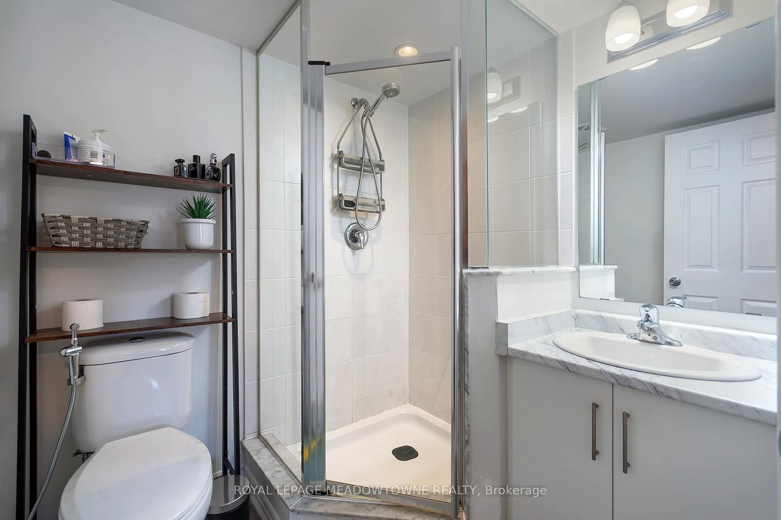 10 Carnation Avenue, Unit 19 thumbnail 20