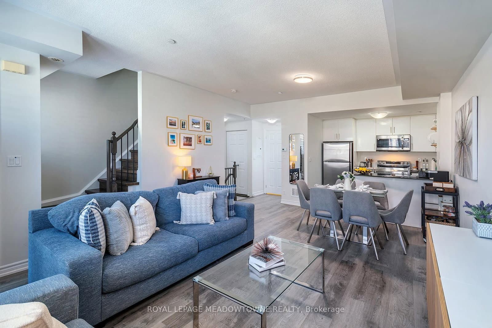 10 Carnation Avenue, Unit 19 thumbnail 5
